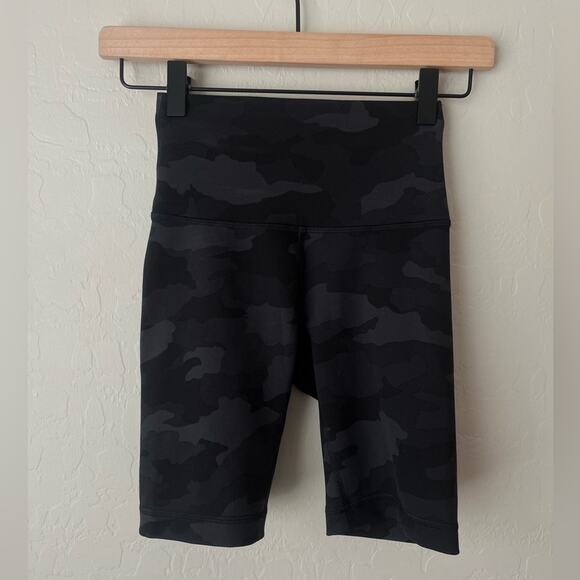 Lululemon wunder train shorts black camo 2 - Picture 6 of 7